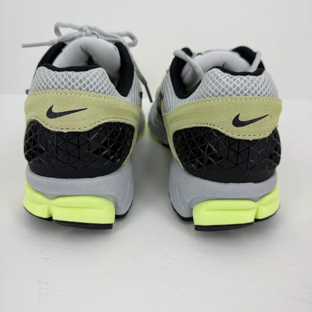Nike‎ Zoom Vomero 5 Mens 7.5 Barely Volt Platinum HF1553-700 Excellent Running